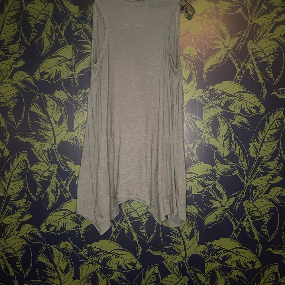 Gray Graphic Tank Top - Picture 3 of 4
